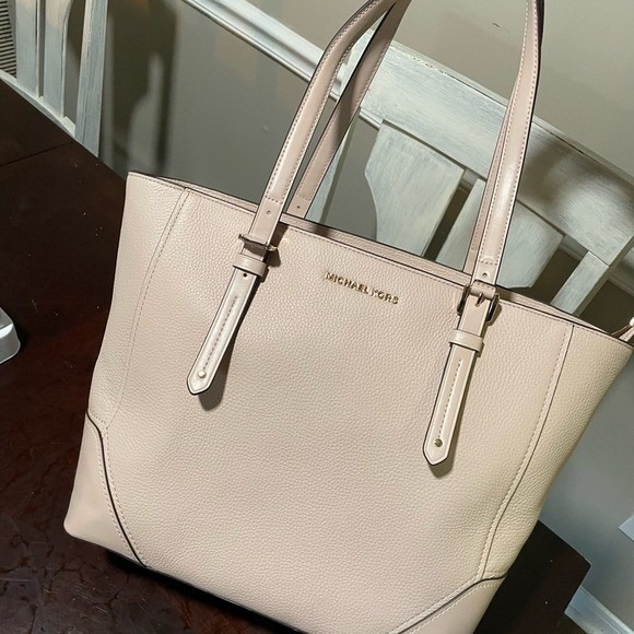 Michael Kors Aria Large Tote Soft Pink Leather Satchel Shoulder Bag NWT - Picture 1 of 5